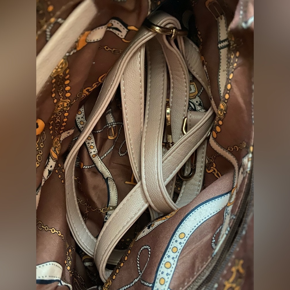 Handbag - Picture 4 of 8